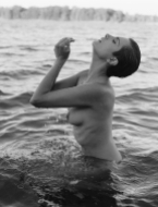 fashion-nude-water-fine-art-roarie-yum-kelly-segre-04